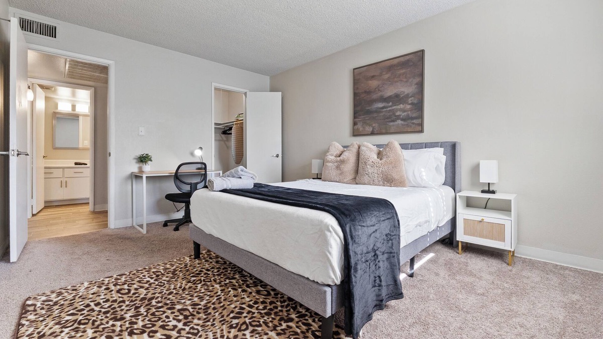 Mesa Apartment | 1BR/Pool/Gym/1 Mi To Banner Hospital