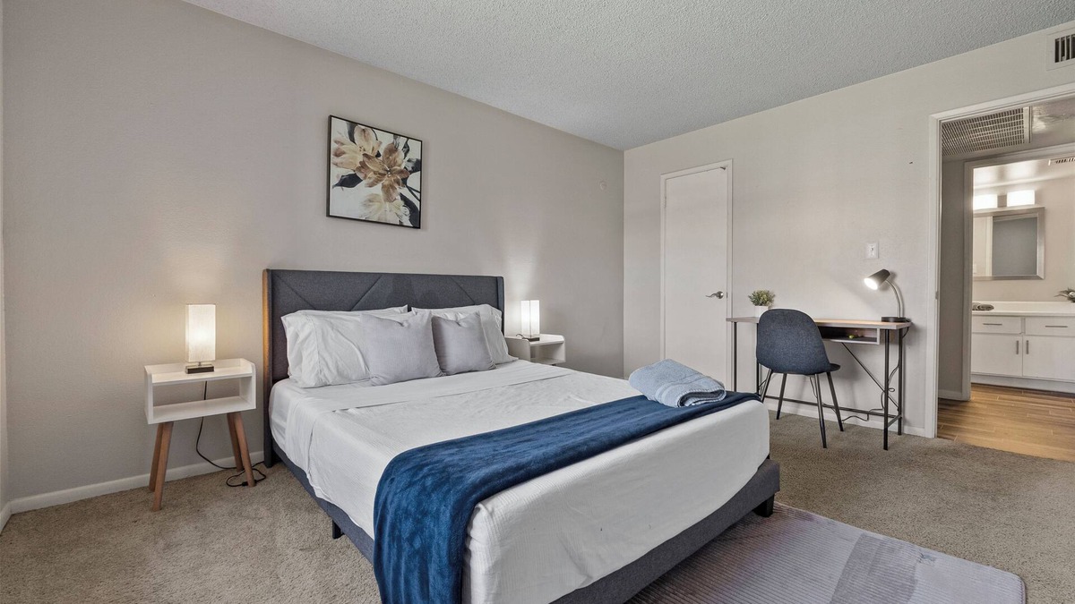 Mesa Apartment | 1BR/Pool/Gym/1 Mi To Banner Hospital
