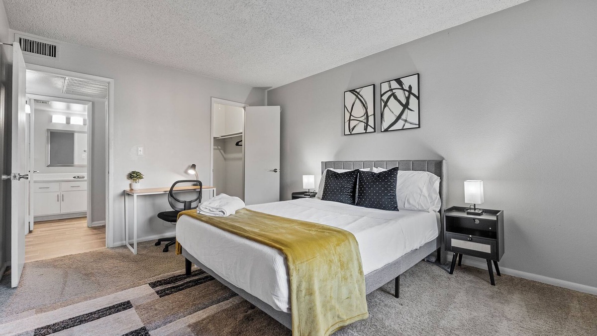 Mesa Apartment | 1BR/Pool/Gym/1 Mi To Banner Hospital