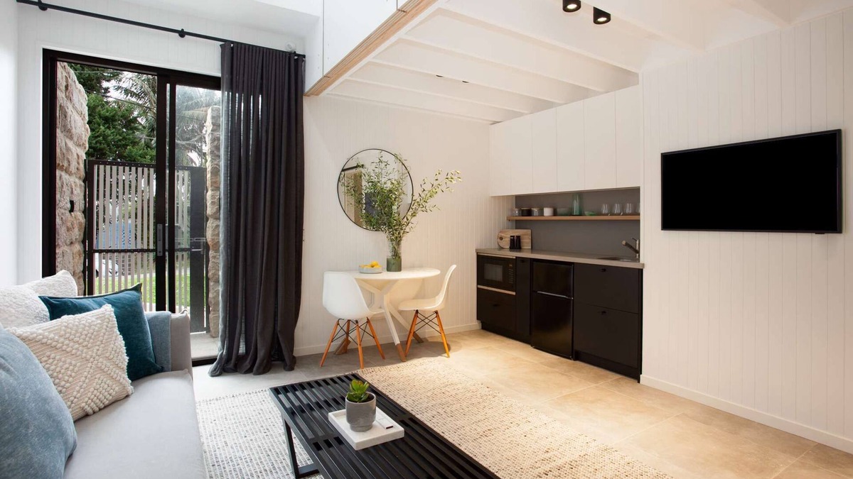 Bondi Apartment | 1BR Private Mezzanine Suite with Luxe Furnishings