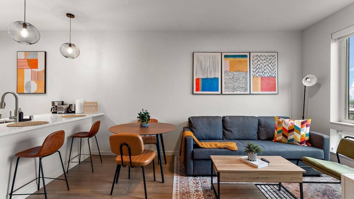 Downtown Minneapolis Apartment | 1BR Scenic Rooftop, Gym, Near Stadium & Eat Street