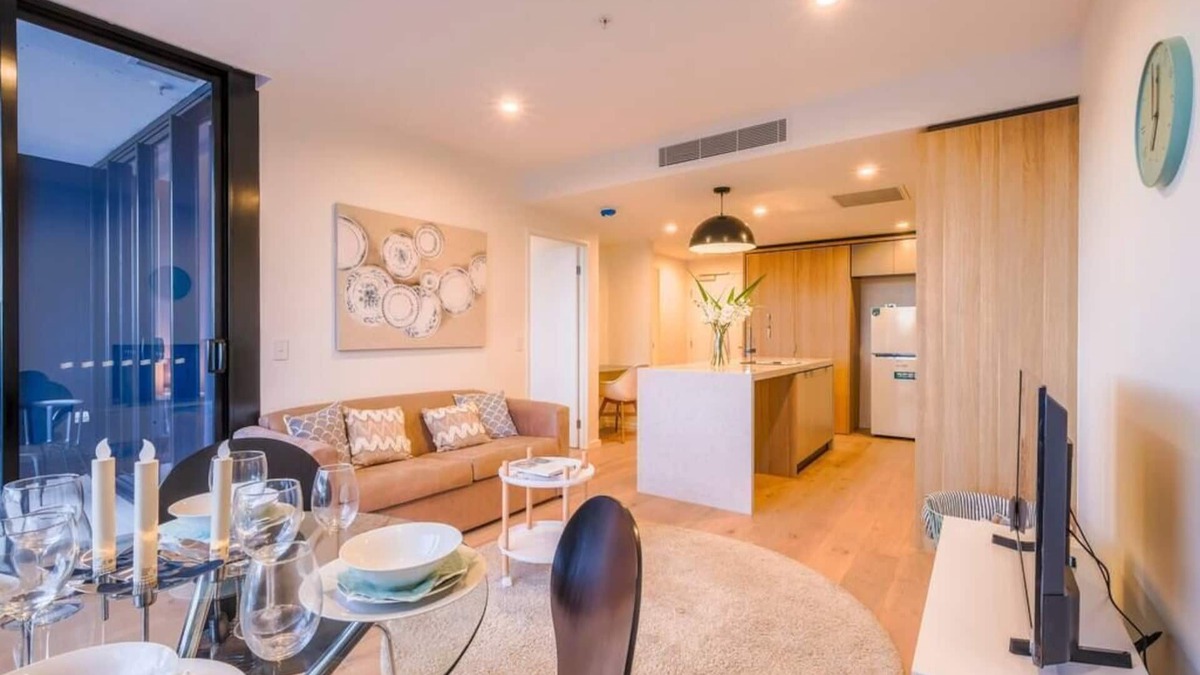Woolloongabba Apartment | 1BR Stadium Suite: Parking + Free WiFi