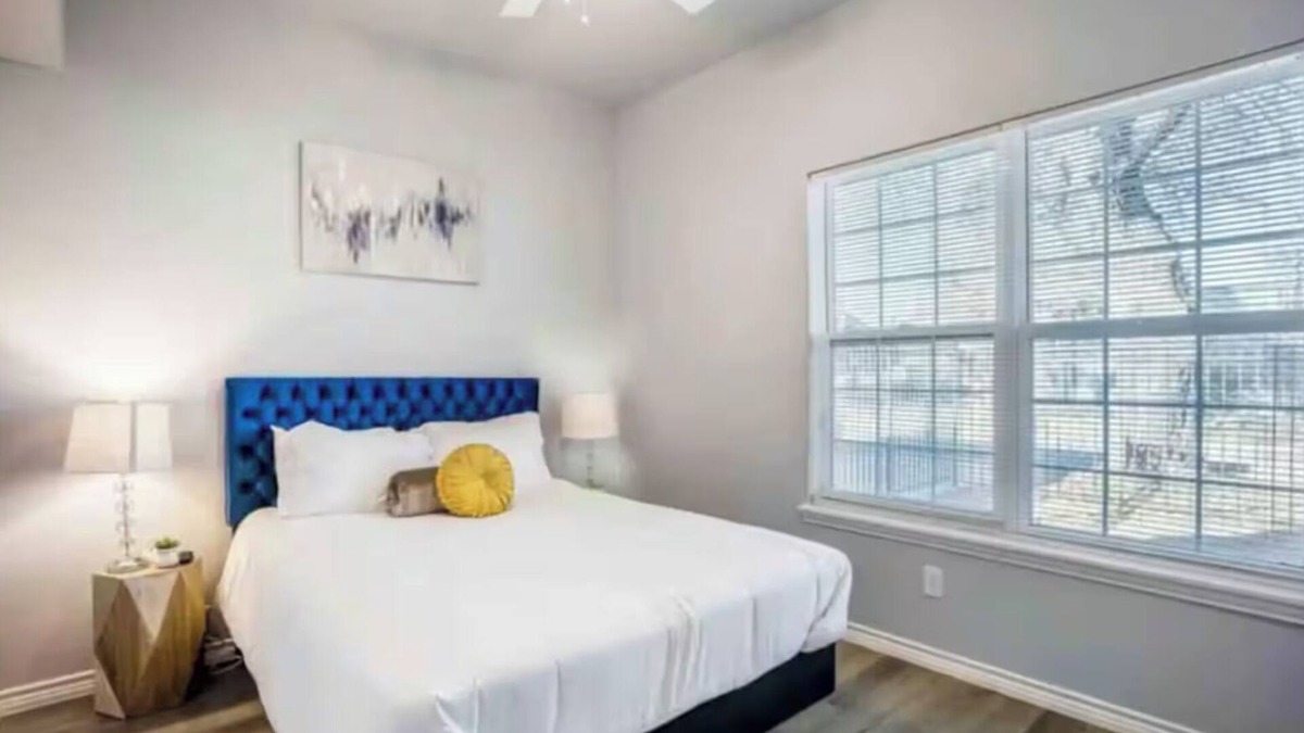MacGregor Apartment | 1BR The Raven Flats! A Hermann Park! Med Center!