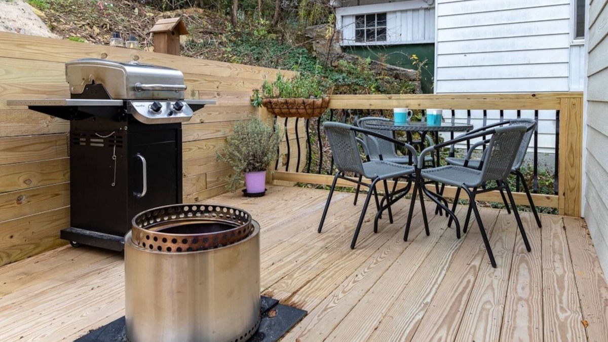 Thomas House | 1BR Tiny Home in Thomas, NR Purple Fiddle