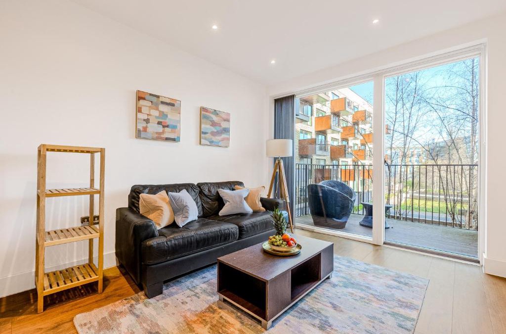 Park Royal Apartment | 1BR with Patio near Wembley stadium