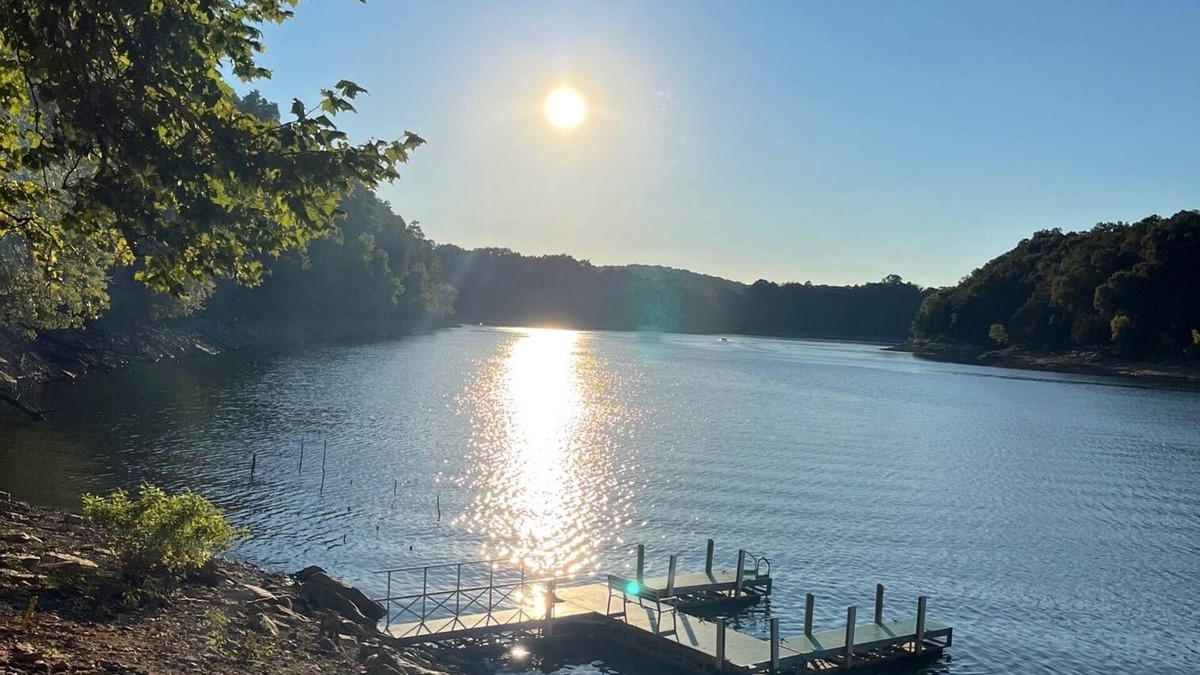 Tateville Cottage | 1BR1BA - Seasonal lake view, minutes to Lake Cumberland Regional Hospital