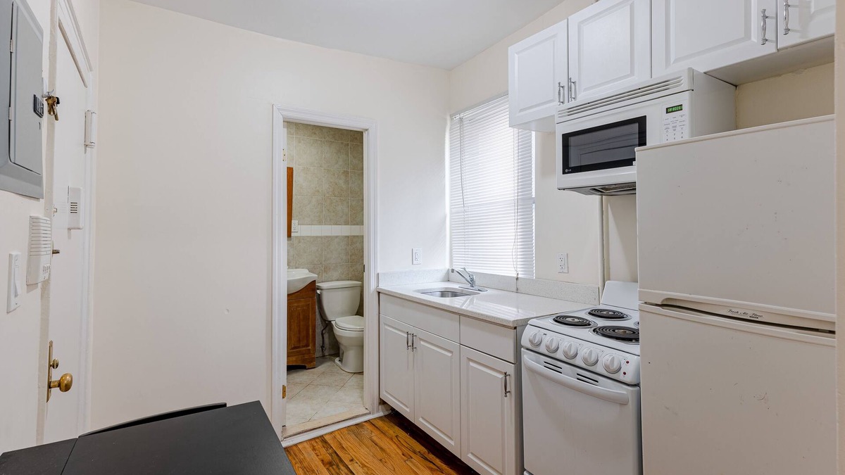 East Harlem Apartment | (1C) 2 Bedroom Apt Just Off Park Ave