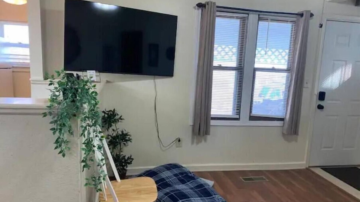 Topeka House | 1Kg-Bed Entire Non-shared Condo fully appointed