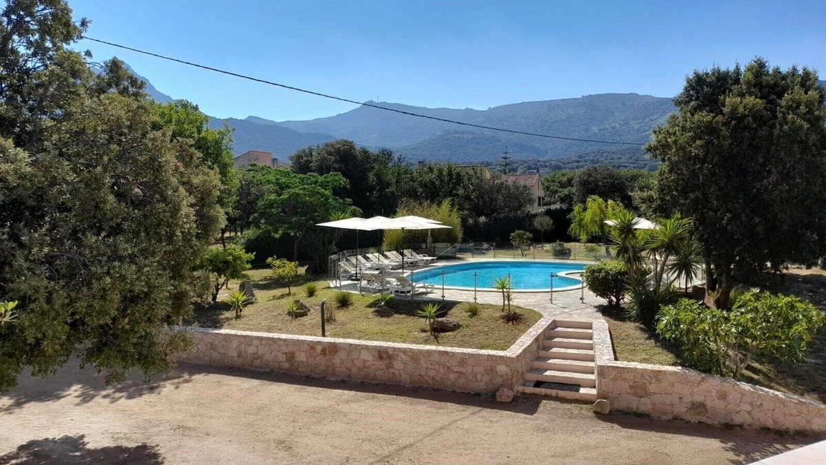 Pigna Apartment | 1km from the beach, apartment with terrace in residence with swimming pool