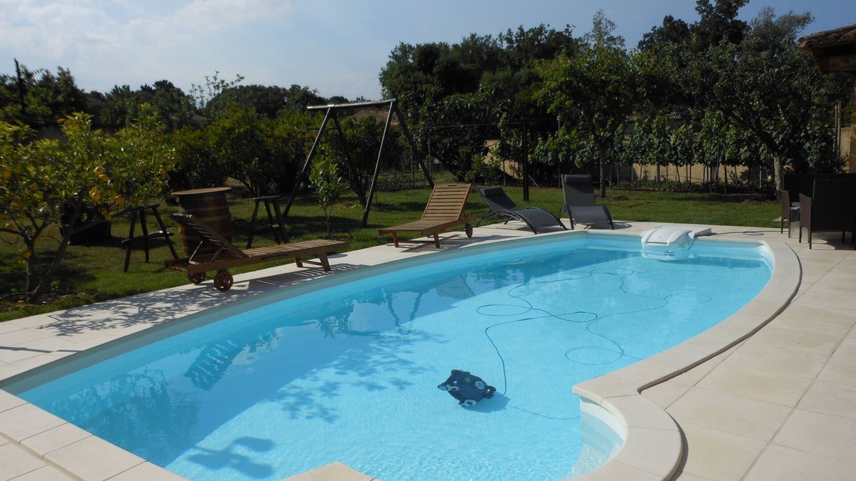 Morta Apartment | 1st floor apartment in villa with private pool and garden