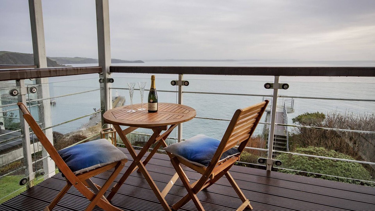 Portmellon Apartment | 1st Floor Apartment With Outstanding Sea Views With Access To Look-Out Platform