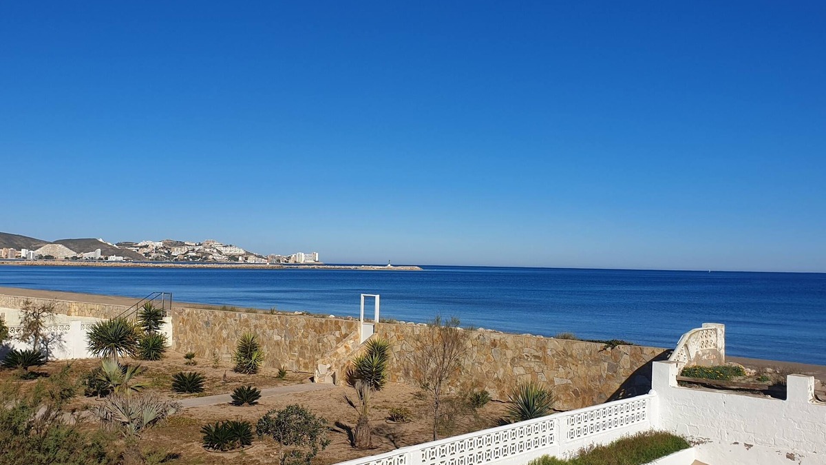 Cullera Apartment | 1st Floor Apartment in the Villa facing the sea