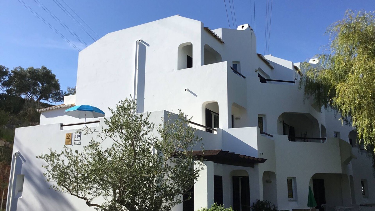 Alpouvar Apartment | 1st Floor apt, extra large South facing balcony, 2 bed/bath + Air Con + Wifi