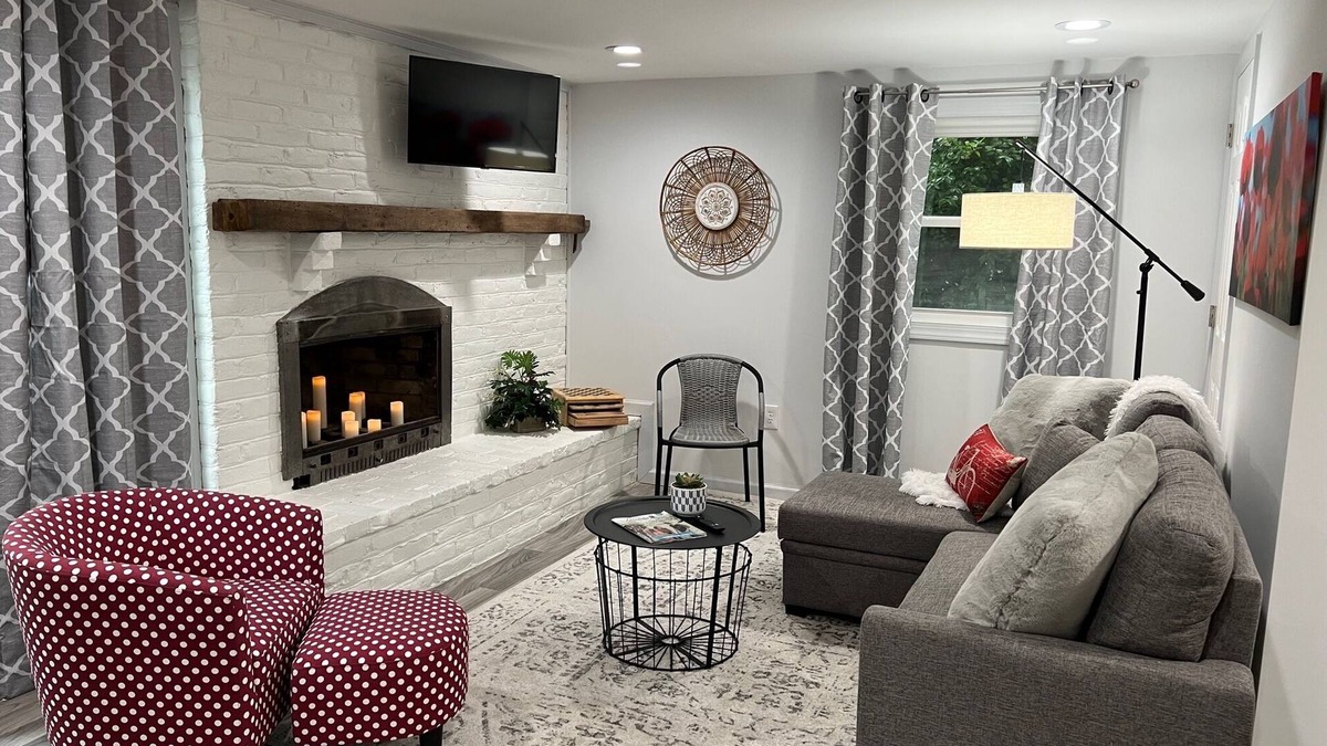 Rohrerstown Apartment | 1st Floor Condo: Min to Nook, Amish Ctry, Hershey, Lancaster City: PetFriendly