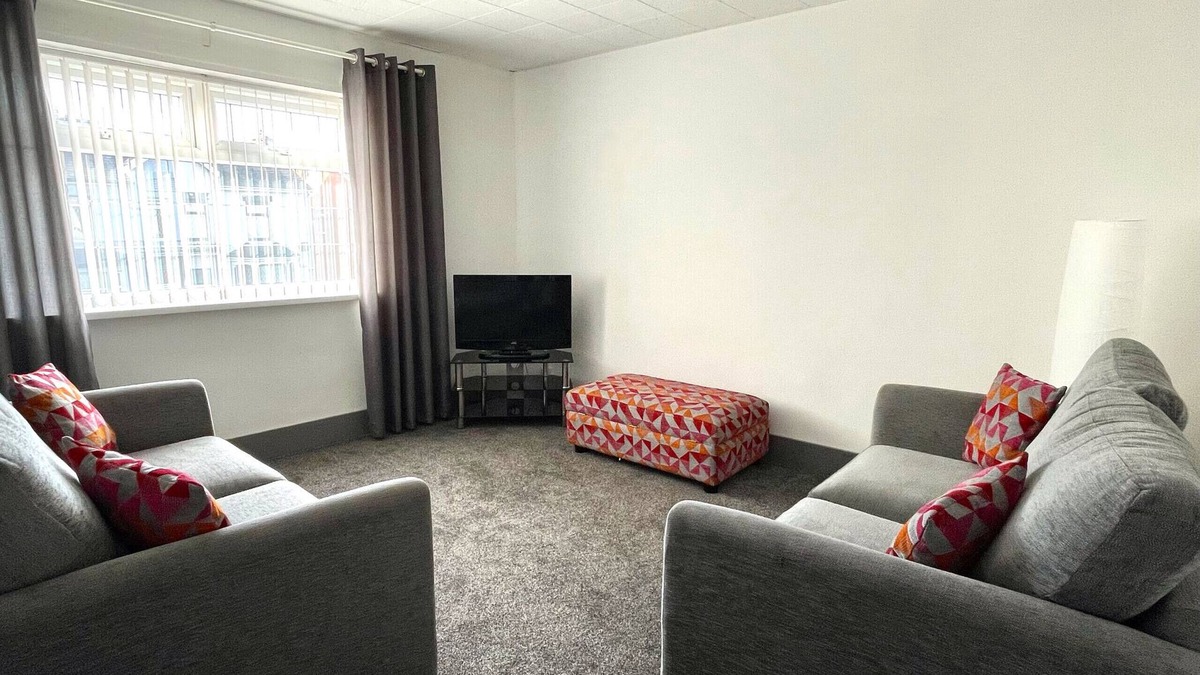 Blackpool Town Center Apartment | 1st floor double & twin room apartment 5 minuets walk from town.
