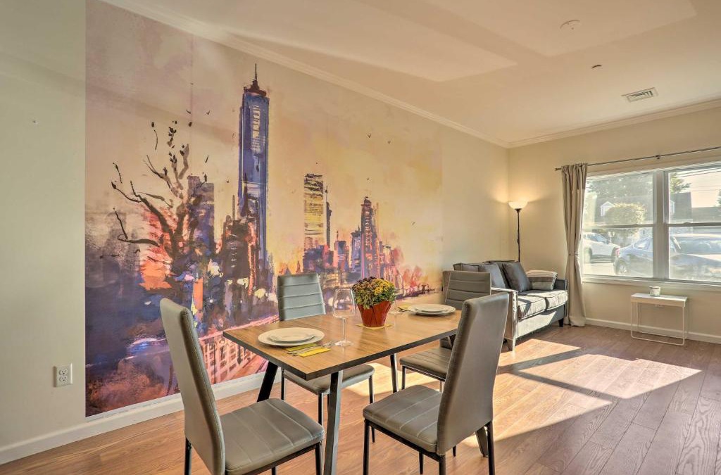North Arlington Apartment | 1st-Floor North Arlington Pad Less Than 10 Mi to NYC!