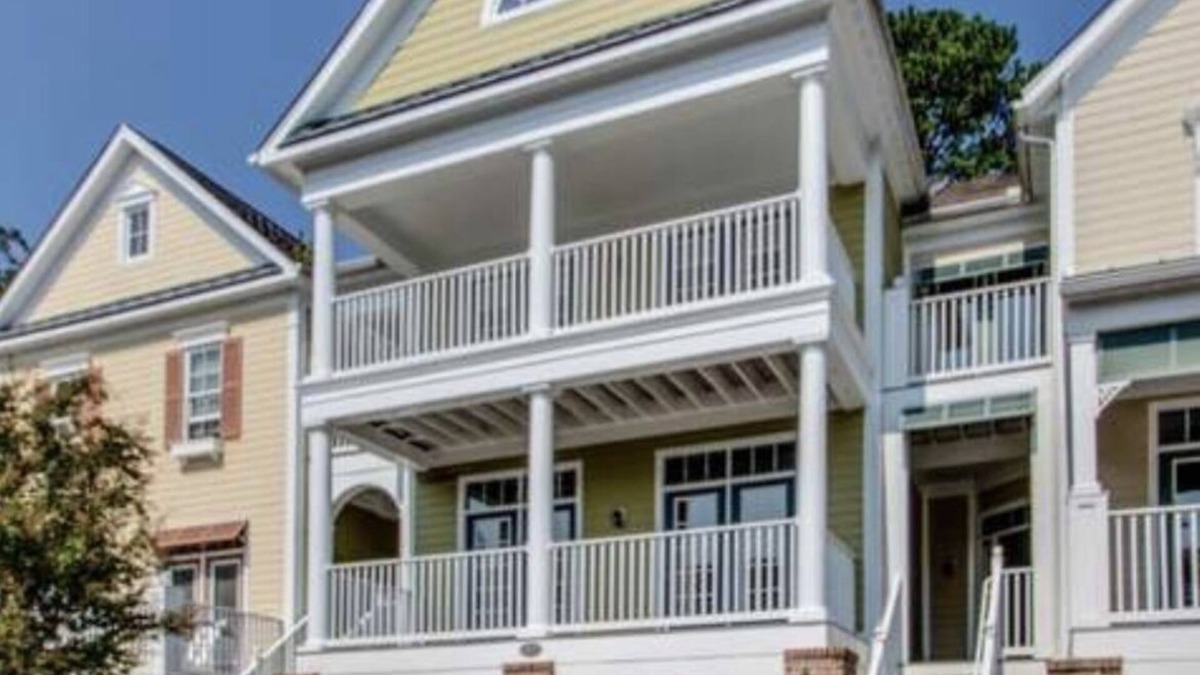 Long Neck House | 1st floor suite, EV car charger, 6 patios&porches at 5 star Peninsula resort!