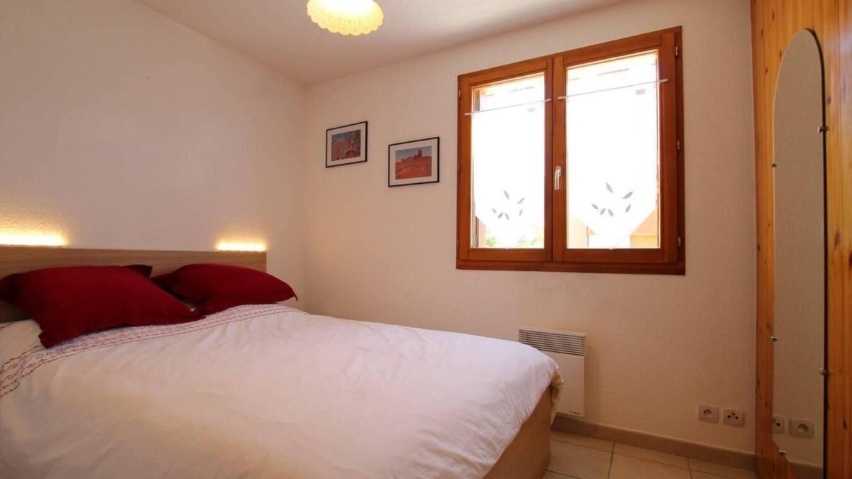 Forville Apartment | 1st floor, view panoramic, balcony, parking, tv, 55m², Serre Chevalier