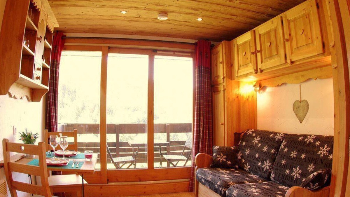 Les Avanchers-Valmorel Apartment | 1st floor, view ski slopes, balcony, tv, ski locker, 12m², Valmorel
