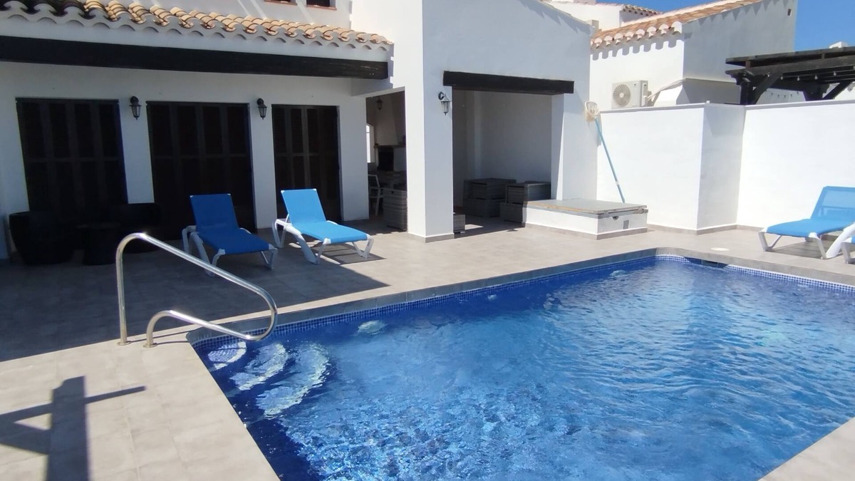 Caserio Los Tarquinos Villa | 1st line Luxury Golf Villa (3) with Private Pool, full sky package!