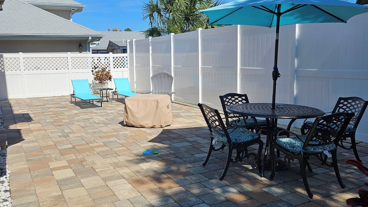 St. Augustine Beach Apartment | 1ST STREET RETREAT UPDATED DOG FRIENDLY APARTMENT WITH FENCED IN YARD!