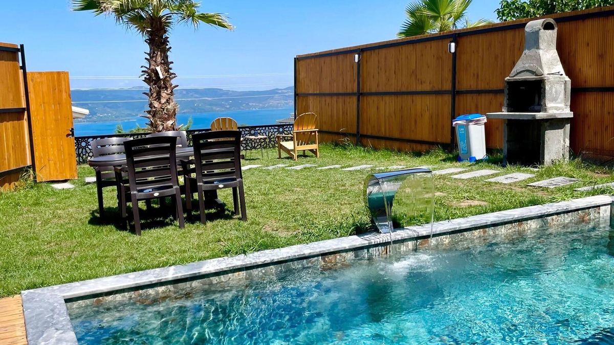 Sapanca House | 2+1 Heated Private Pool - Lake View - 5 Person Bungalow in Dibektaş