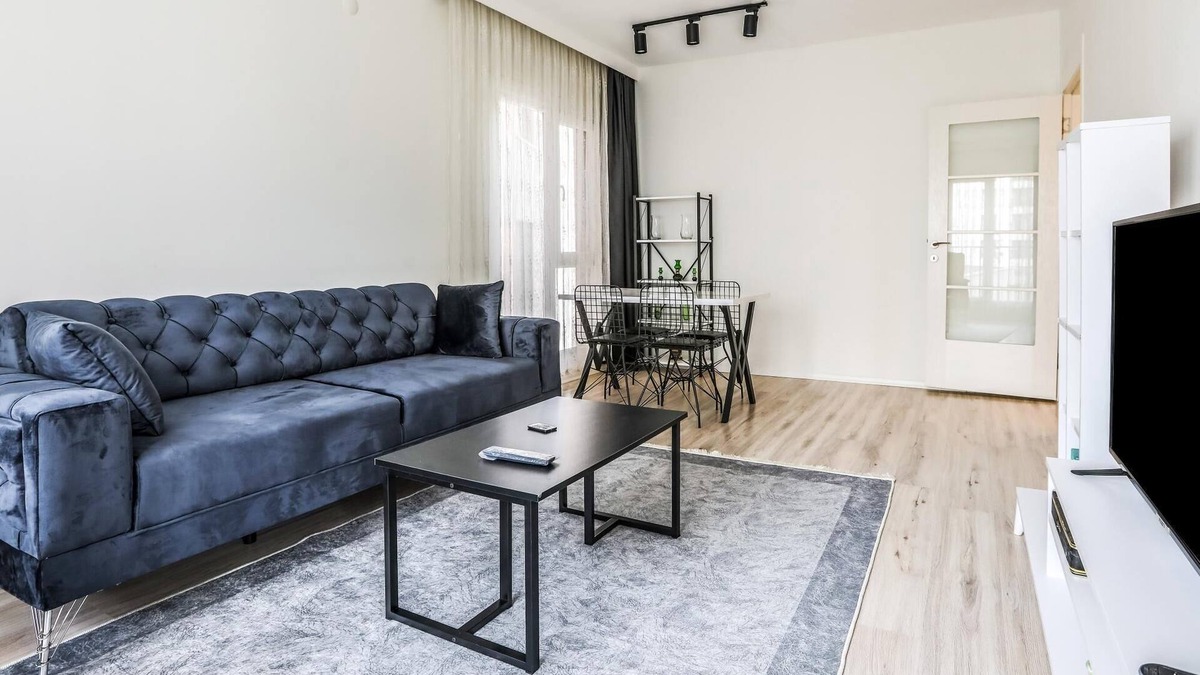 Pendik District Apartment | 2+1 Modern Flat with Balcony in Tuzla