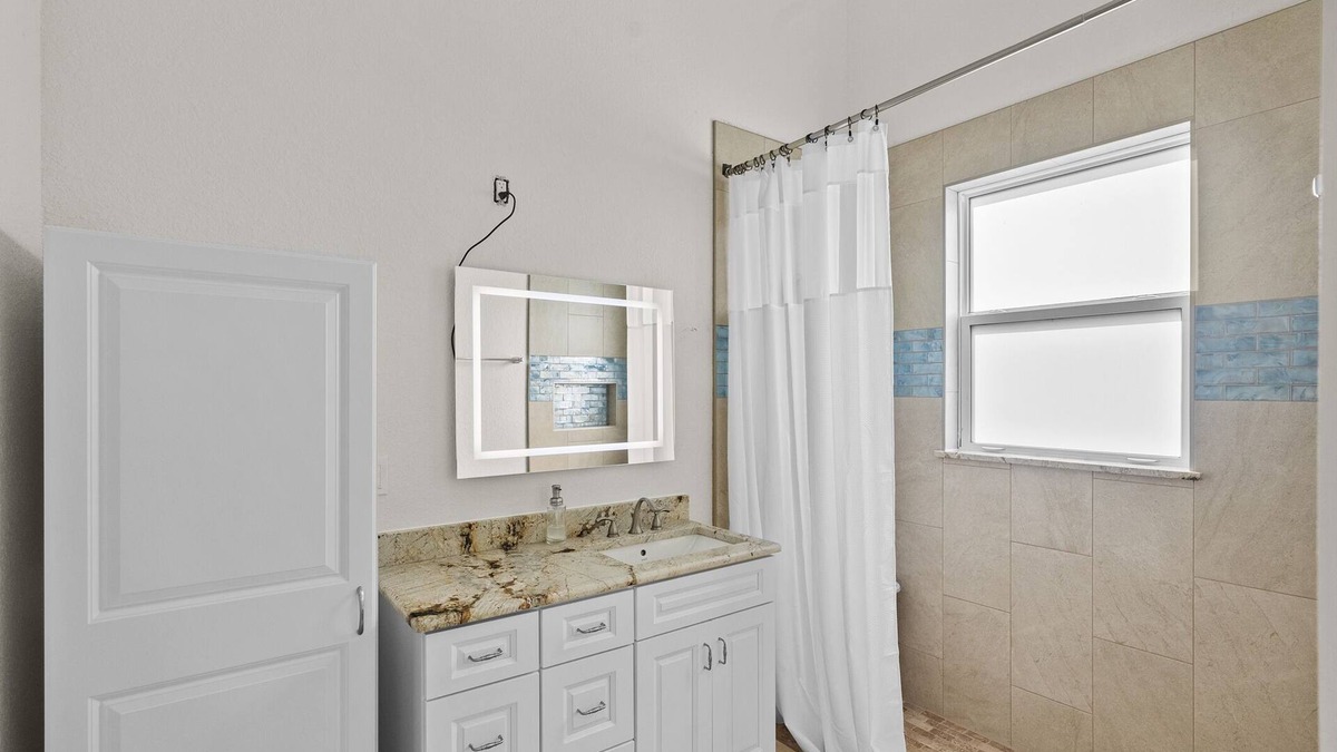 Indian River Estates House | 2/1 with Loft Riverside Retreat for Remote Workers- Pet Friendly in Fort Pierce