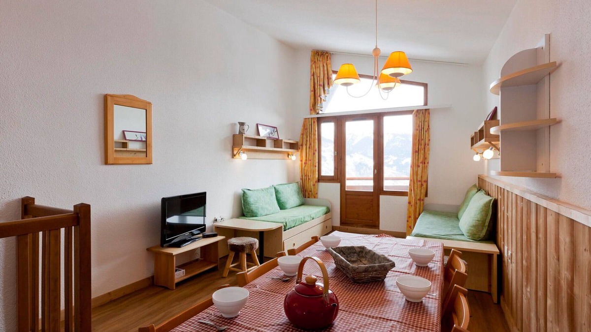 La Perriere Apartment | 2* 3-Bed Ski-in/Ski-out, 9 pers, elevator and covered parking