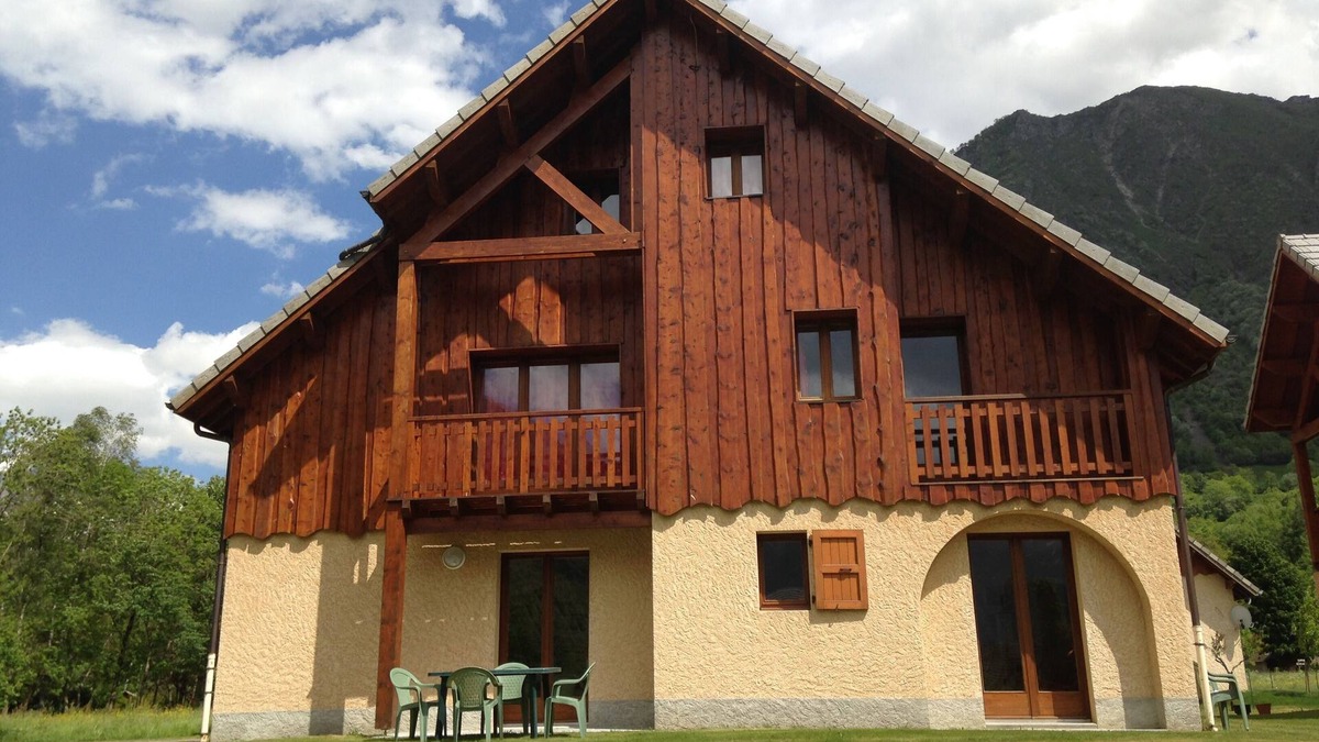 La Chapelle-en-Valgodemard Ski Chalet | 2/4-person apartment in a ground-floor chalet + Terrace + Swimming pool