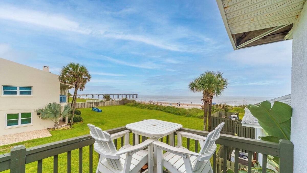 St. Augustine Beach Cottage | 2.5 15th Street - The Bailey Bungalow