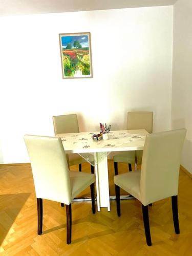 Ruzinov Apartment | 2,5 izbový apartmán v Ružinove