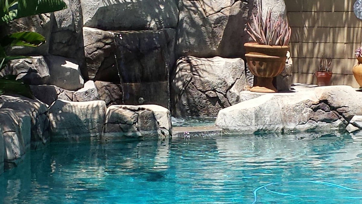 Southeast Anaheim House | 2.5 Miles to Disneyland Luxury 2,850 sq. ft. NEW HEATED SPA REG2015-00090