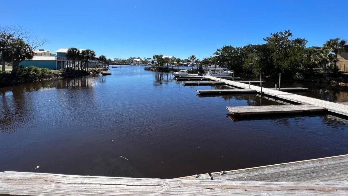 Steinhatchee RV Rental | #2 50 Amp RV spot