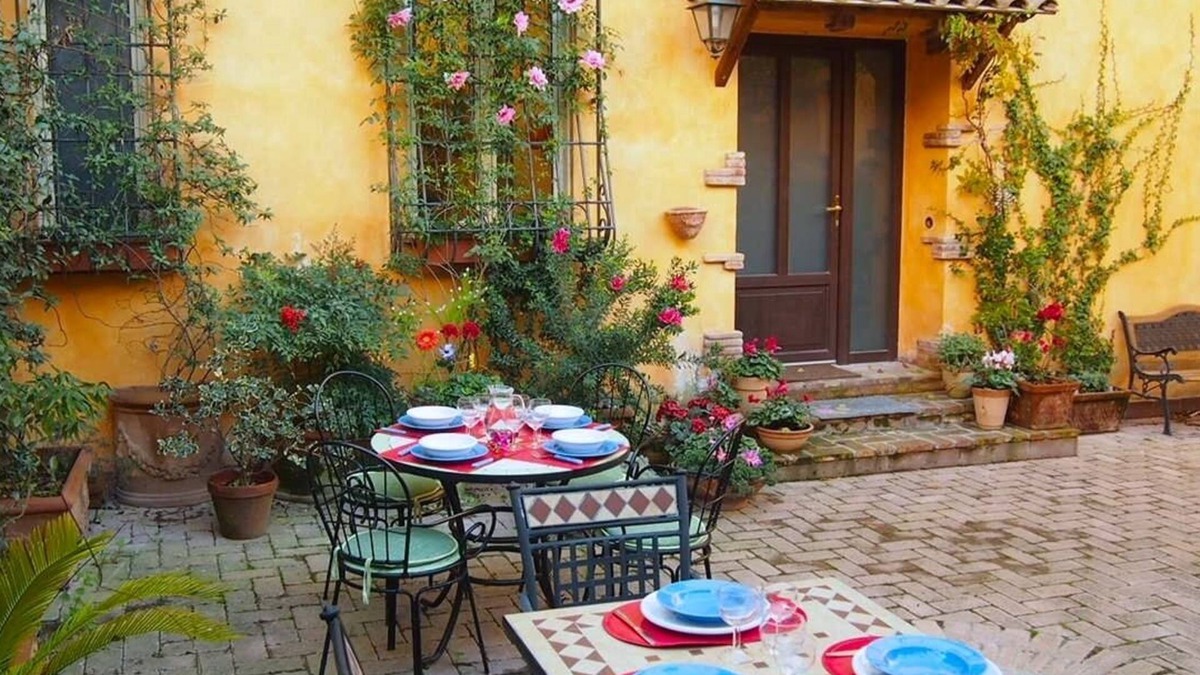 Aurelio House | 2 apartments up to 9 people for groups or families in St. Peter Area