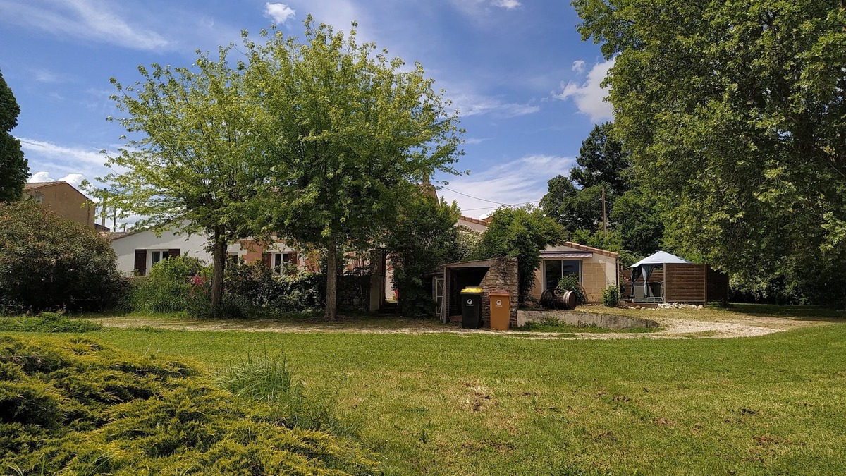 Berson House | 2 apartments with private heated pool and Jacuzzi!