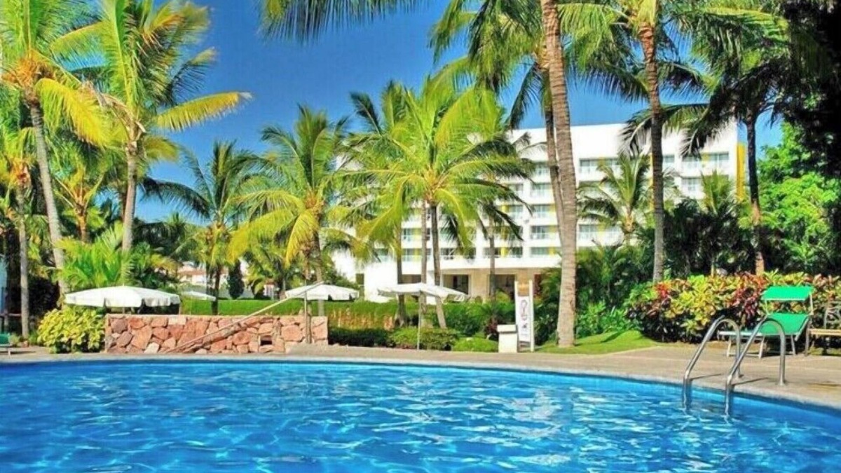Isla Iguana Apartment | 2 BD Beachfront Condo in 5 star Resort Mayan Palace in Puerto Vallarta!