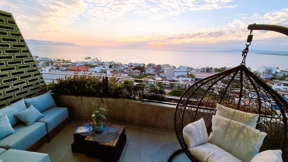 Lazaro Cardenas Apartment | 2 BD getaway with amazing views
