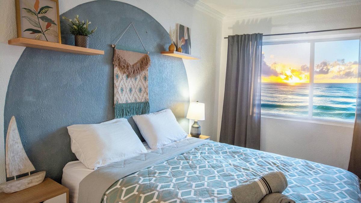 Costa Apartment | 2 BDR - BEACHFRONT Cozy Apt