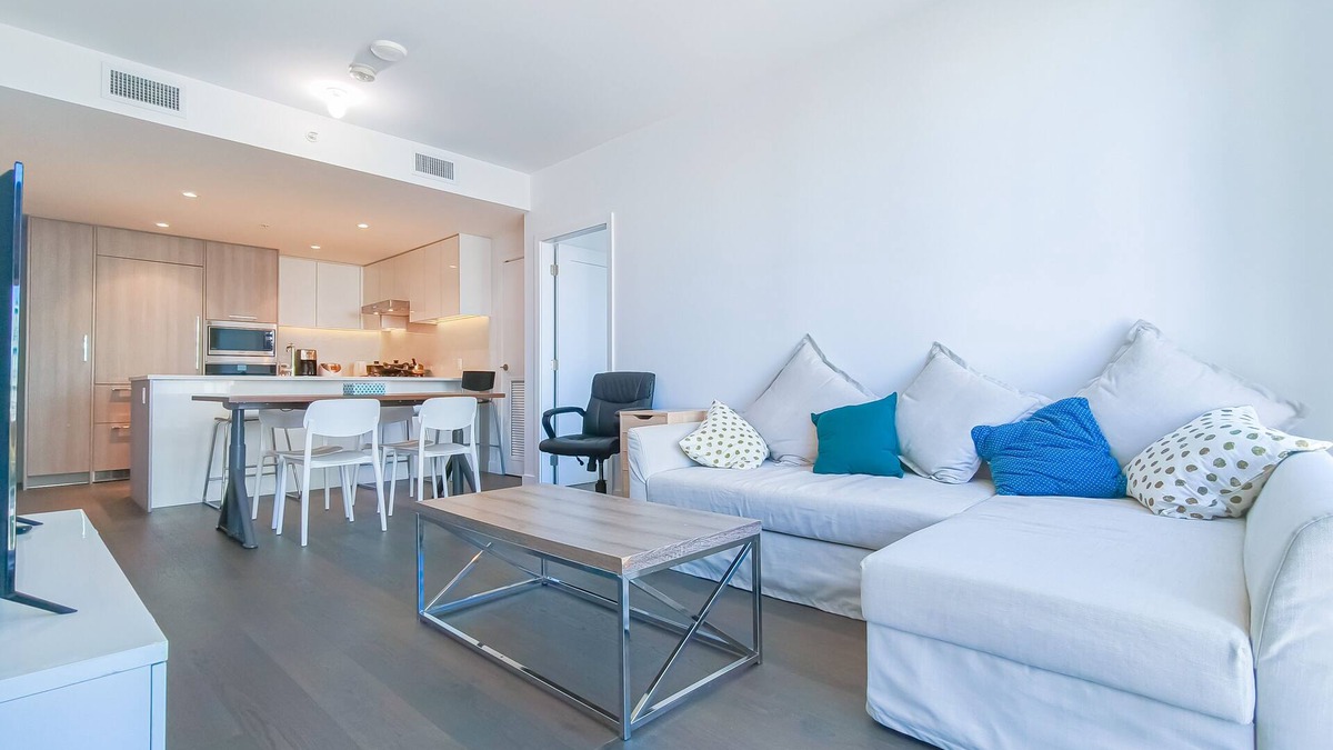 Richmond Condo | 2 BDR Fancy New Condo with AC near Richmond Night Market