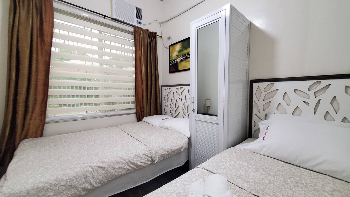 Tayug House | 2 BDRM, Furnished, A/C, Wi-Fi, PRKG, Netflix, PRKG, in Tayug Town Proper