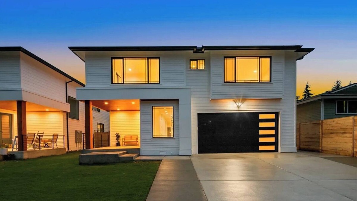 Federal Way House | 2 BDRM Modern Meets Cozy in Federal Way