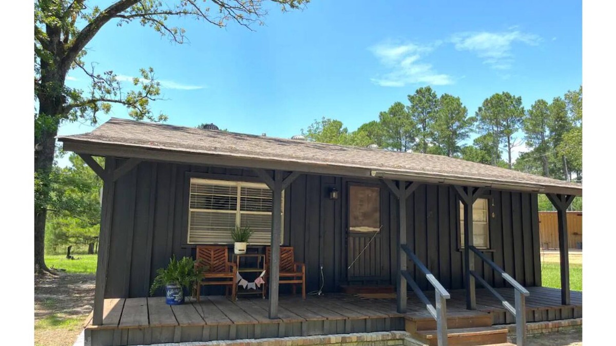 Ivan Cabin | 2 bdrm peaceful guest house stay