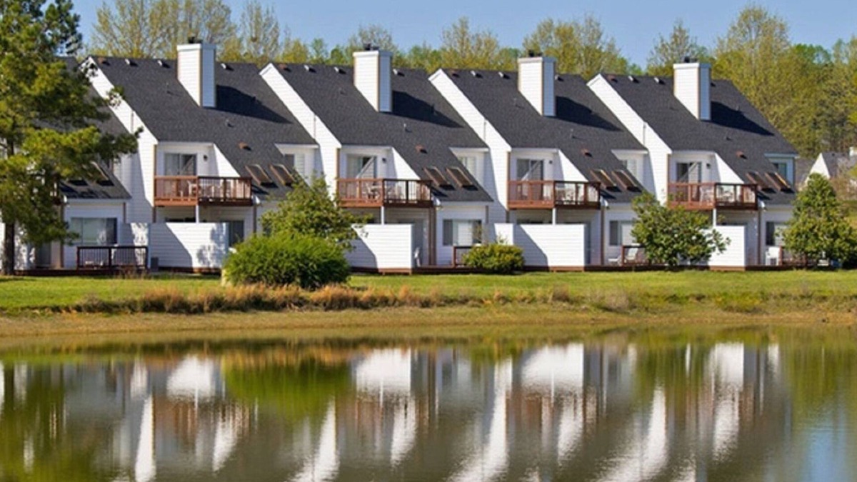 Berkeley Condo | 2 BDRM POWHATAN RESORT! 8 MILES TO BUSCH GARDENS~ HISTORIC AREA~ GREAT LOCATION