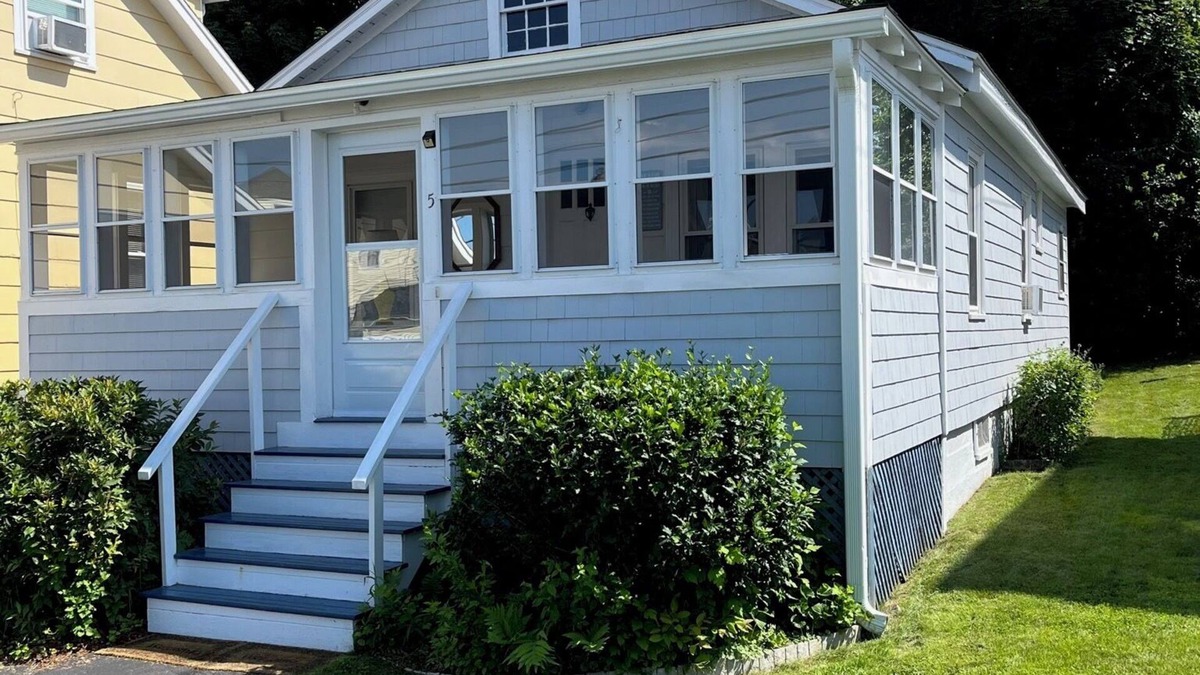 York Beach House | 2 Beach Coastal Cottage