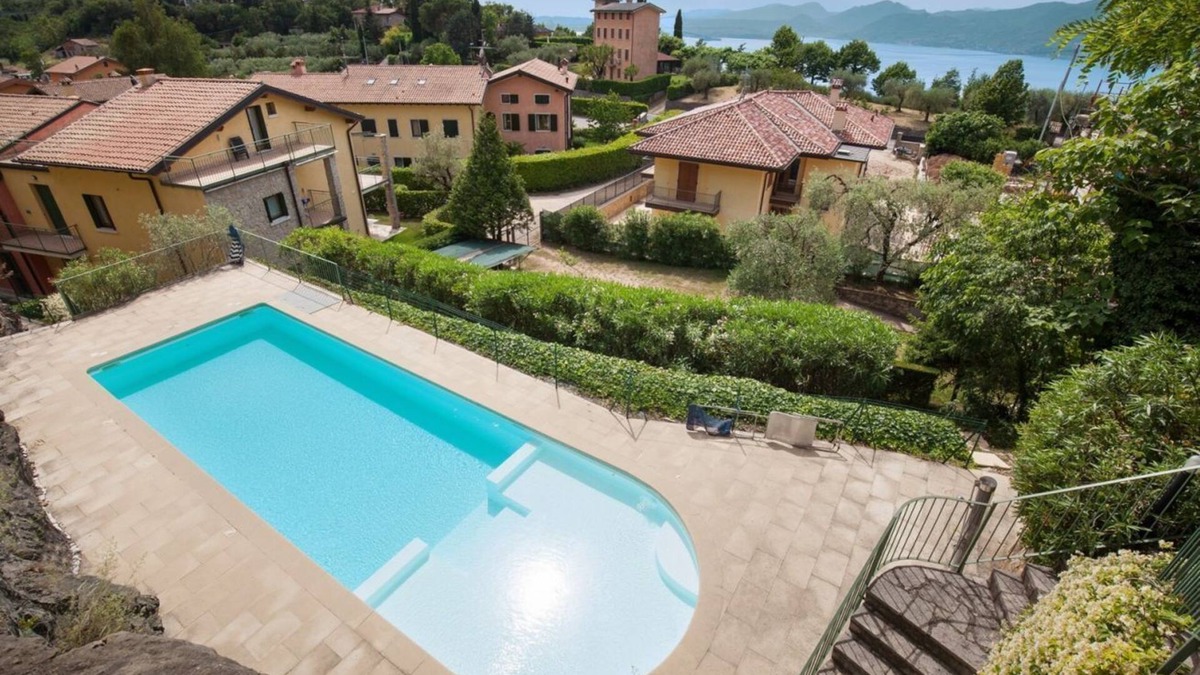 Albisano Apartment | 2 beautiful pools and 1 whirlpool with a fantastic lake view (pools are not heated)