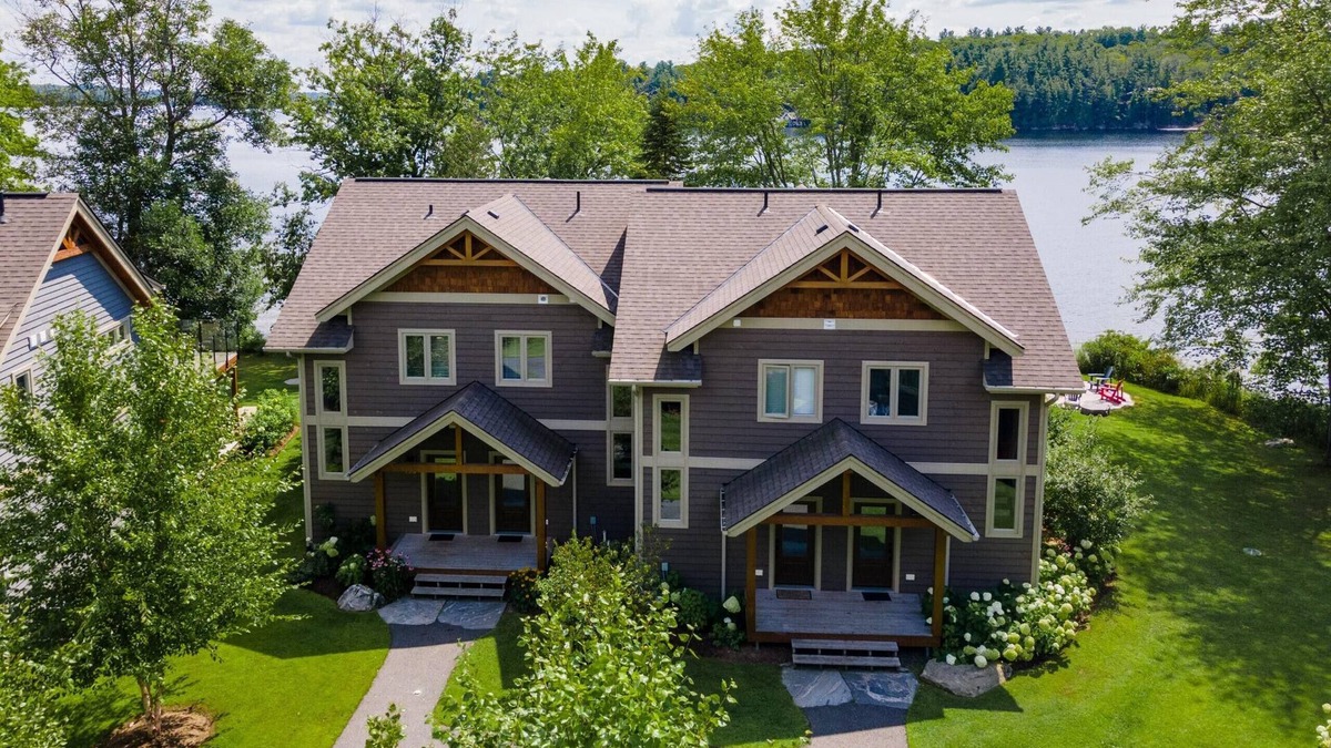 Muskoka Lakes Villa | 2 bed 1.5 bath Villa on Lake Muskoka