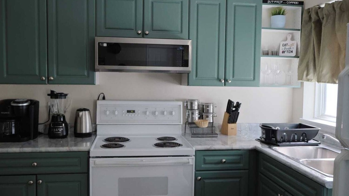 North Cowichan House | 2 Bed 1 bath guest suite