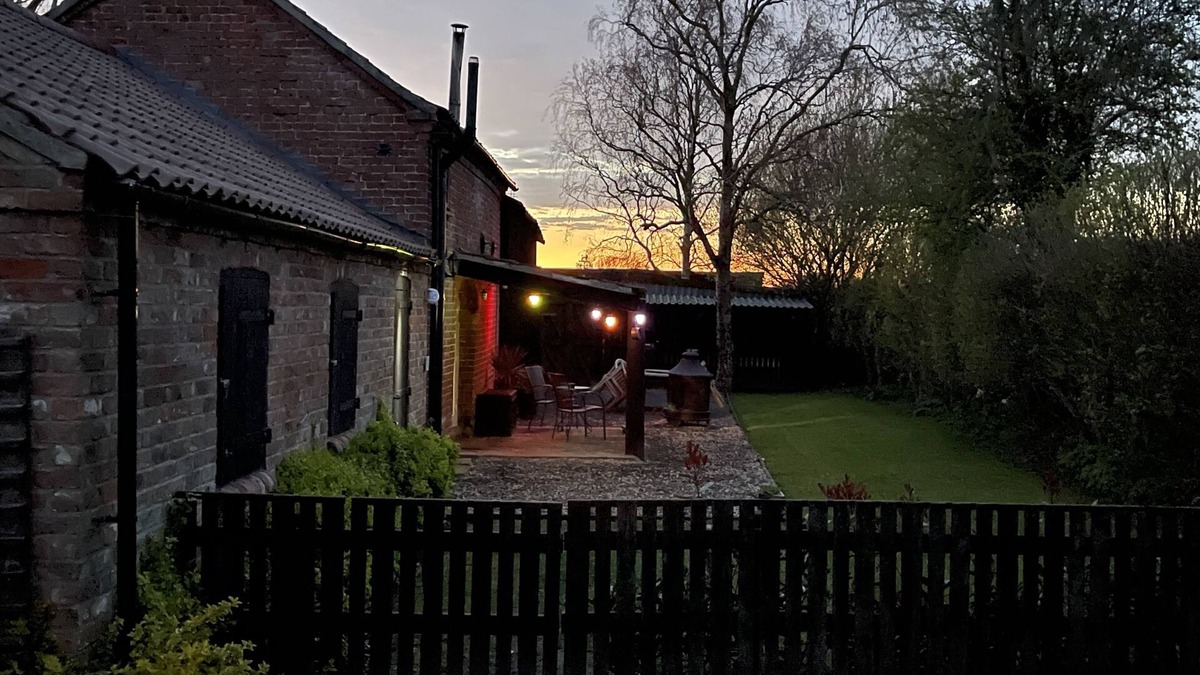 Langrick Cottage | 2-bed 18th Century Barn - Sleeps 6 - Pet Friendly