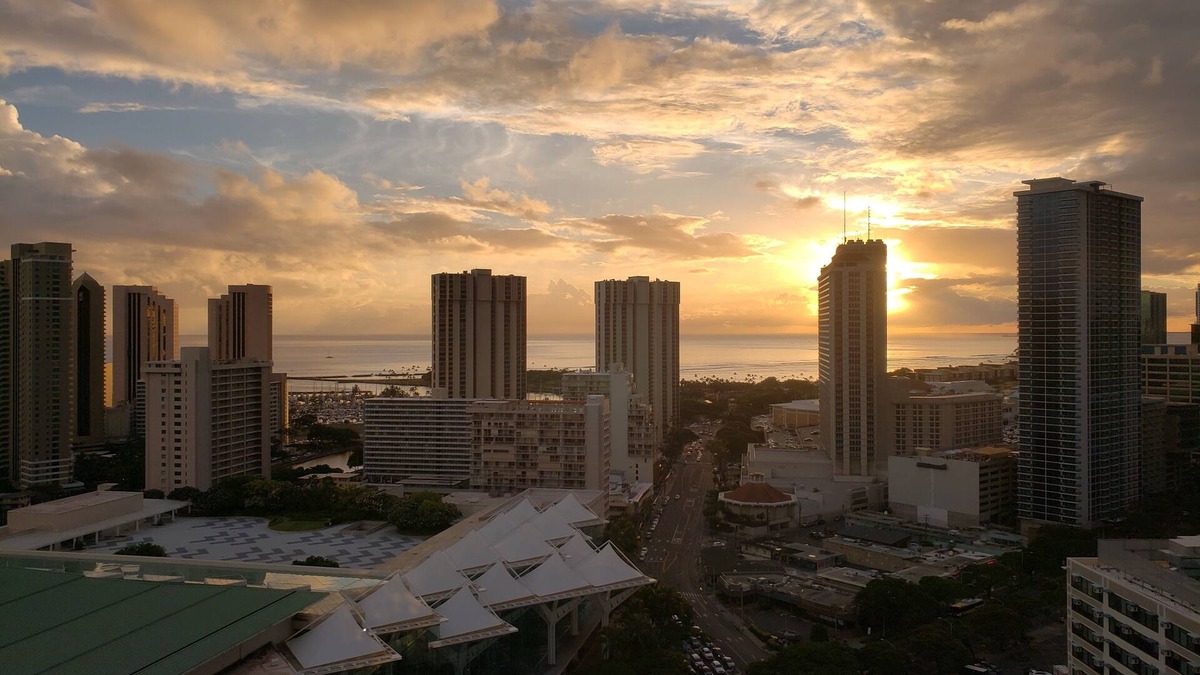 McCully - Moiliili Condo | 2 Bed 2 Bath Condo - Stunning Ocean views, Spacious, Clean and Comfortable